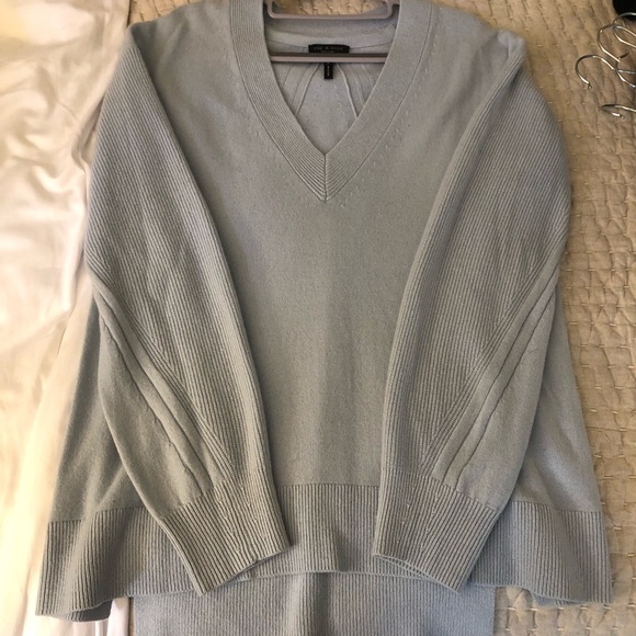 rag & bone Light Blue Cashmere V-Neck Sweater - Picture 1 of 1